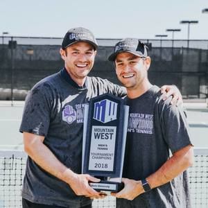 Meet your Posher, Carlos